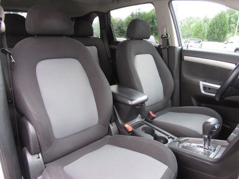 Used 2012 Chevrolet Captiva Sport LT FWD image 19