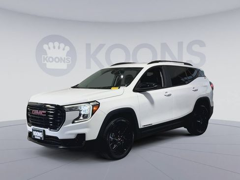 Used 2023 GMC Terrain SLE w/ Driver Convenience Package AWD/4WD image 5