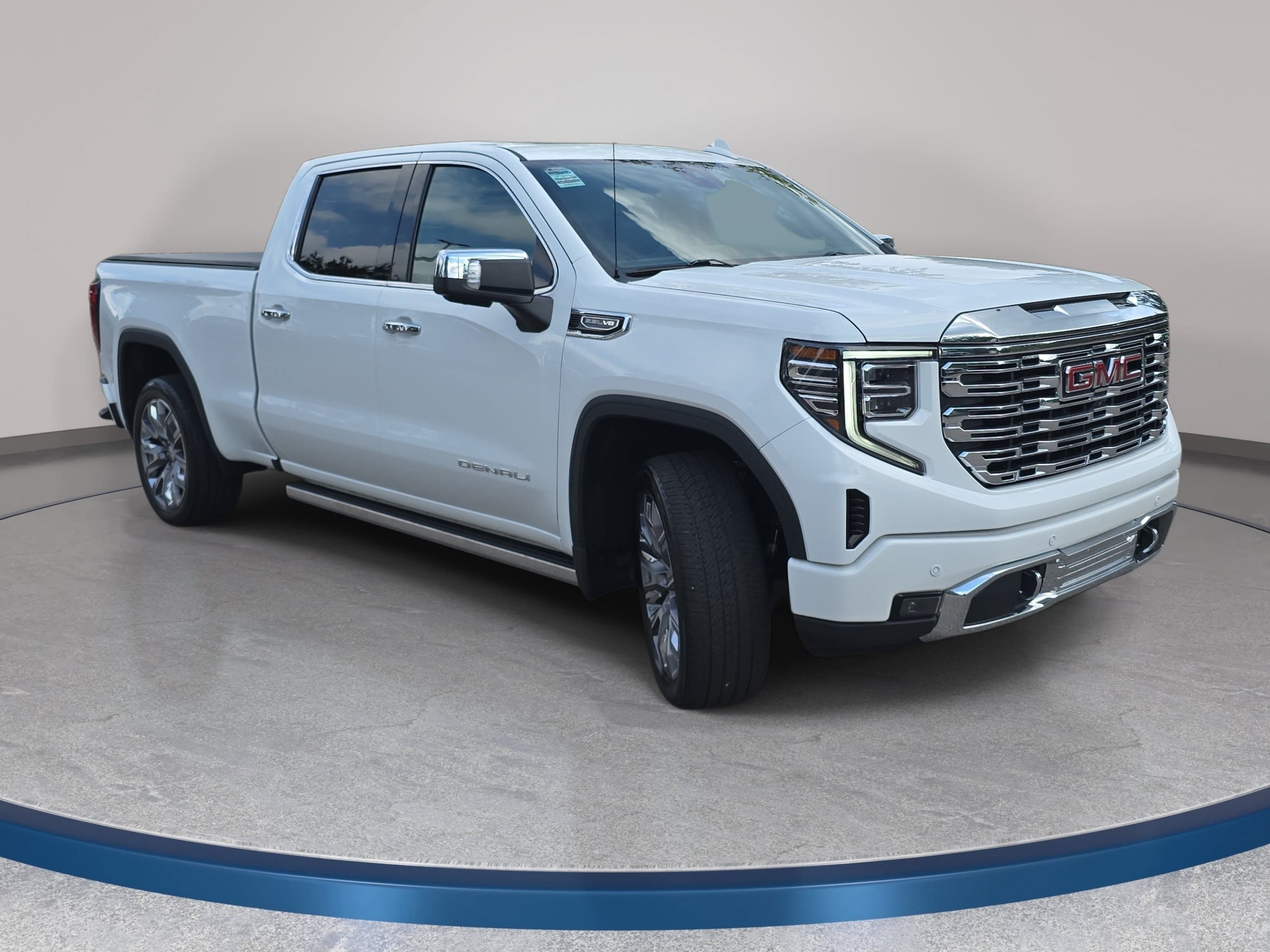 Used 2023 GMC Sierra 1500 Denali w/ Denali Reserve Package AWD/4WD image 3