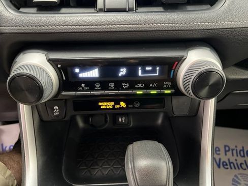 Used 2019 Toyota RAV4 LE w/ All Weather Liner Package FWD image 26