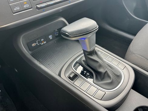 Used 2025 Hyundai Kona SEL image 42