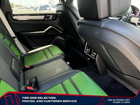 Used 2023 Porsche Cayenne Platinum Edition AWD/4WD image 18