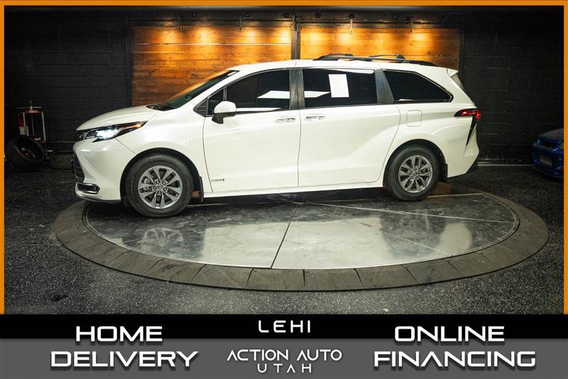 Used 2021 Toyota Sienna XLE w/ XLE Plus Package FWD image 1