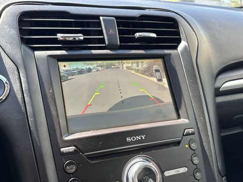 Used 2017 Ford Fusion Titanium FWD image 21