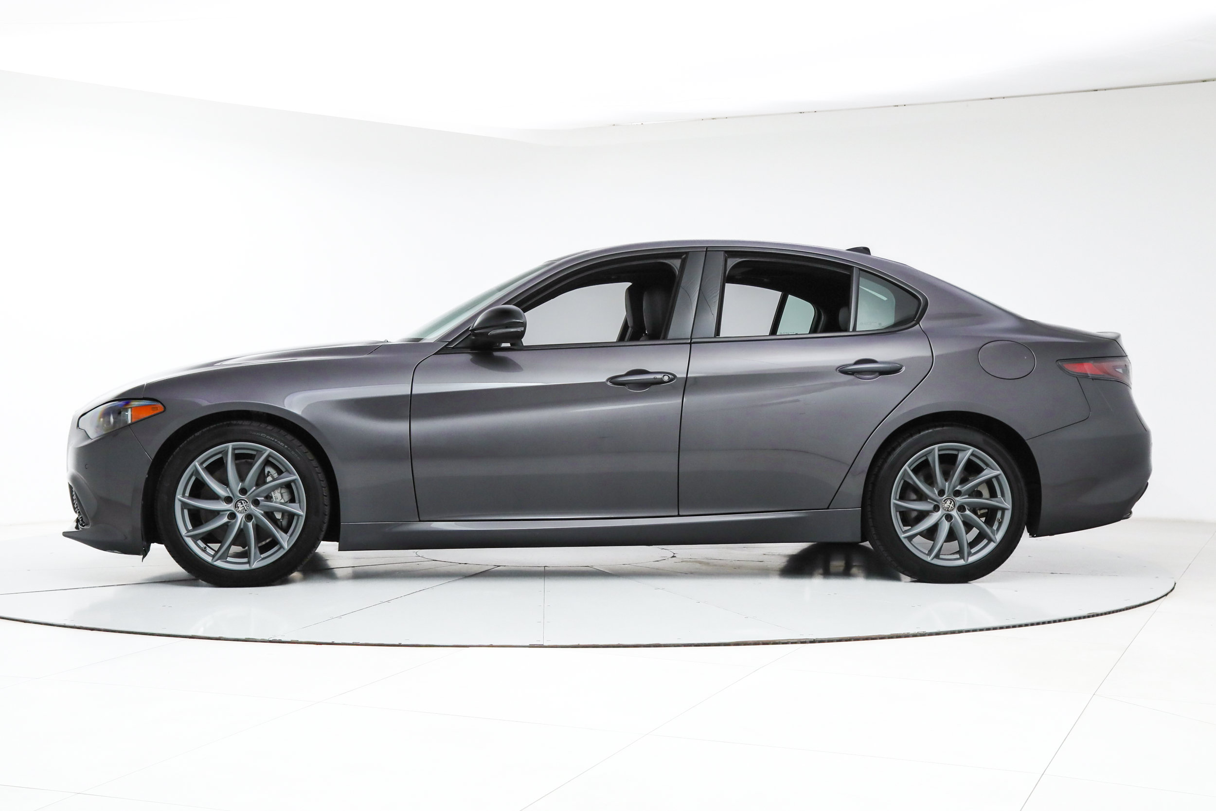 Used 2025 Alfa Romeo Giulia w/ Driving Assist Package RWD image 2