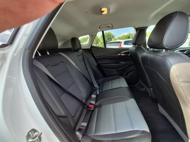 Used 2026 Chevrolet Trax LT FWD image 27