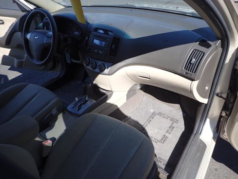 Used 2010 Hyundai Elantra GLS FWD image 13