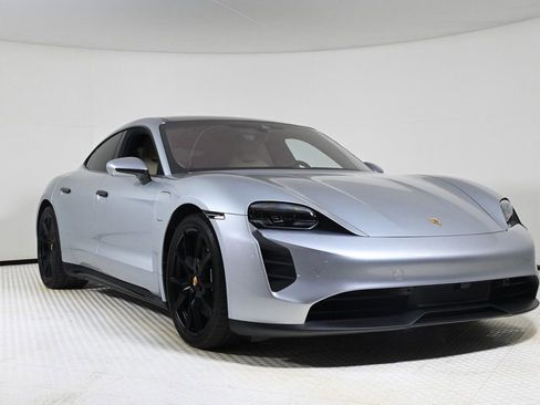 Certified 2023 Porsche Taycan GTS image 9