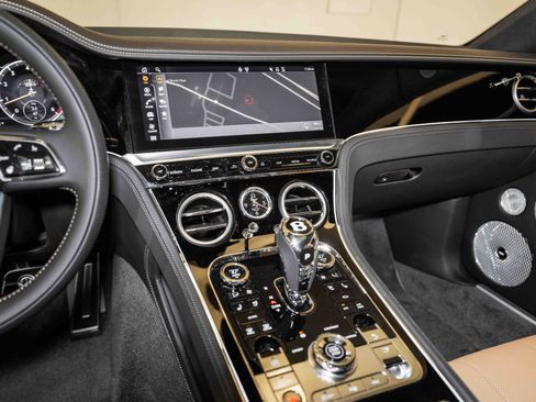 Used 2024 Bentley Continental GT V8 image 24
