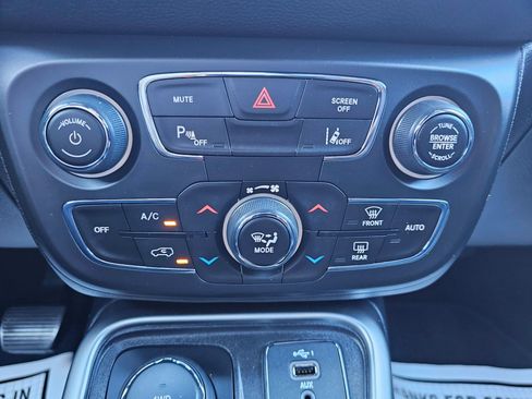 Used 2021 Jeep Compass Latitude w/ Driver Assistance Group image 25