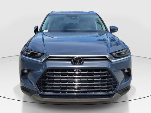 Certified 2024 Toyota Grand Highlander FWD image 2