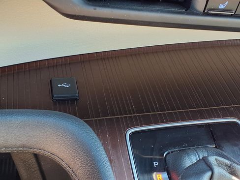 Used 2024 Toyota Sienna XLE image 8