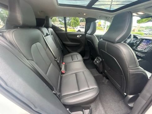 Certified 2025 Volvo XC40 B5 Plus AWD/4WD image 13