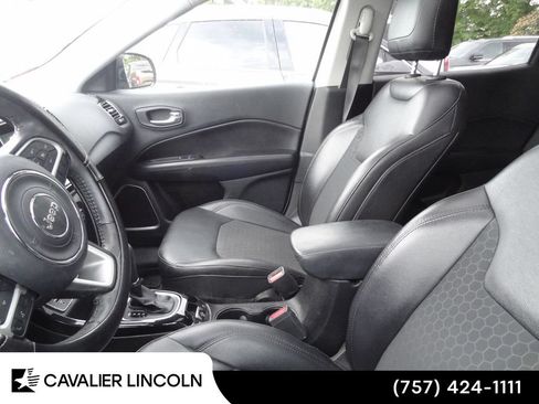 Used 2019 Jeep Compass Latitude FWD image 7