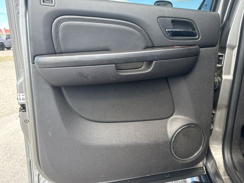 Used 2014 GMC Sierra 2500 Denali w/ Suspension Package, Off-Road image 25