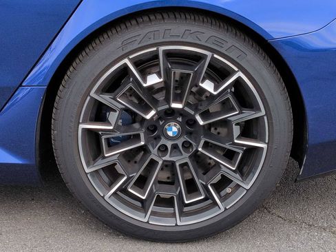 Used 2025 BMW M5 w/ Carbon Package image 14