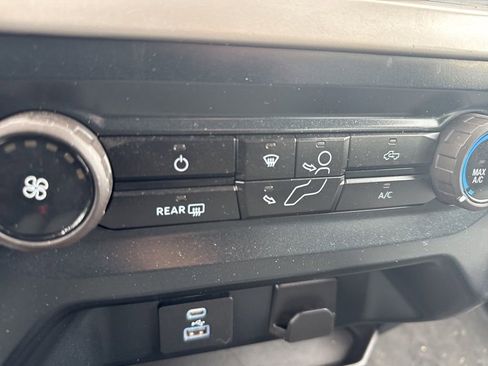 Used 2023 Ford F150 XLT AWD/4WD image 19