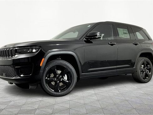 New 2025 Jeep Grand Cherokee Altitude image 1