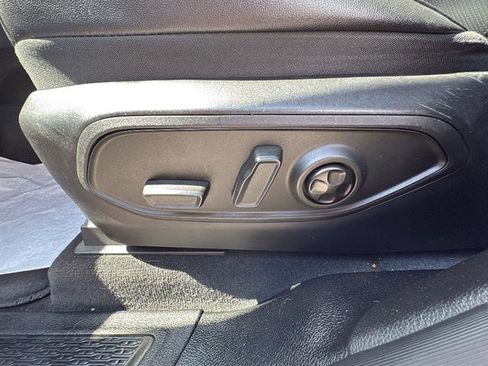 Used 2023 Jeep Grand Cherokee Limited w/ Luxury Tech Group II image 15