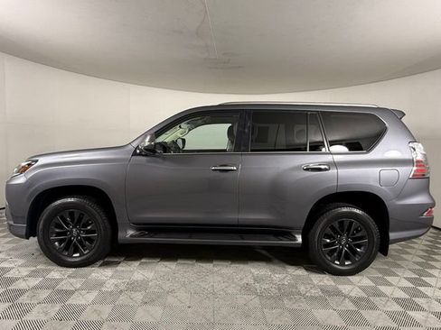 Used 2023 Lexus GX 460 Premium w/ Premium Package AWD/4WD image 3