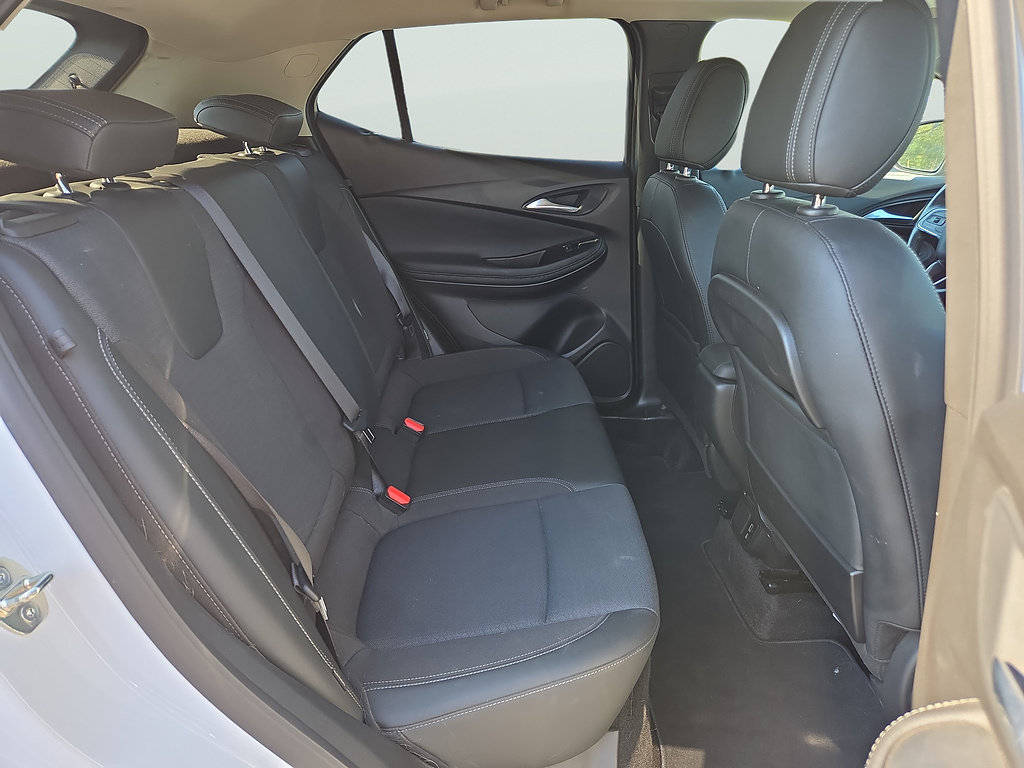 Used 2021 Buick Encore GX Preferred w/ Cold Weather Comfort Package FWD image 33