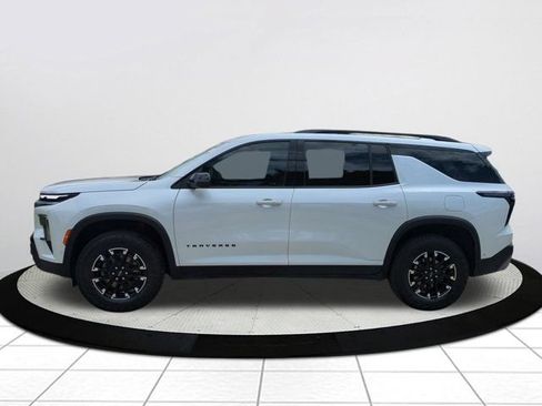 Used 2025 Chevrolet Traverse Z71 w/ Enhanced Driving Package AWD/4WD image 6