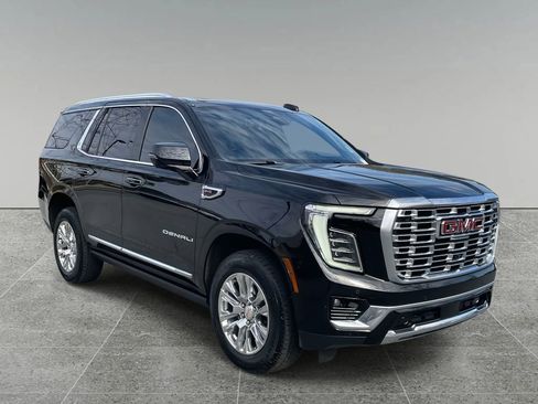 Used 2025 GMC Yukon Denali w/ Sun & Power Step Package image 7