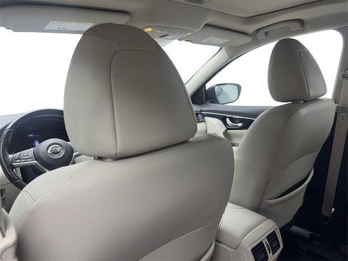 Used 2019 Nissan Rogue Sport SL w/ Premium Package image 37