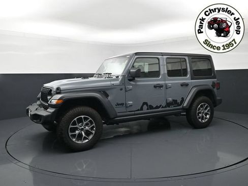 Used 2025 Jeep Wrangler Unlimited Sport AWD/4WD image 2