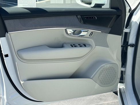 New 2026 Volvo XC90 T8 Ultra w/ Protection Package Premier AWD/4WD image 11