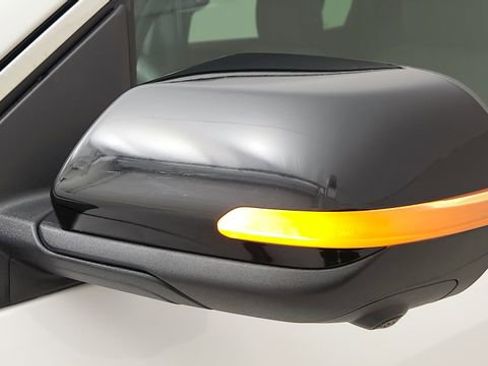 Used 2024 Chevrolet Traverse LT image 14