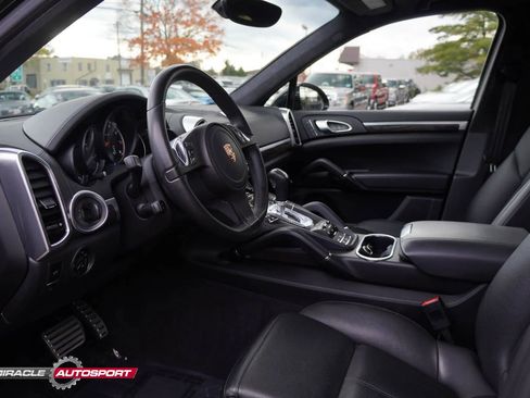 Used 2014 Porsche Cayenne Turbo S image 21
