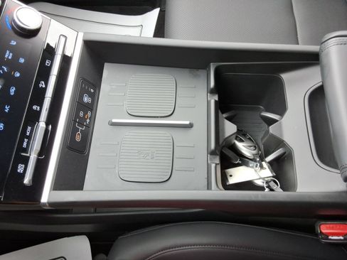 Used 2025 Hyundai Santa Fe SEL FWD image 18