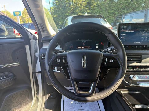 Used 2023 Lincoln Corsair AWD w/ Equipment Group 101A image 20