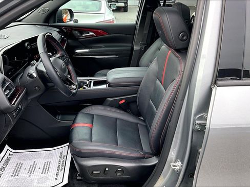 Certified 2024 Chevrolet Traverse RS w/ LPO, Floor Liner Package image 21