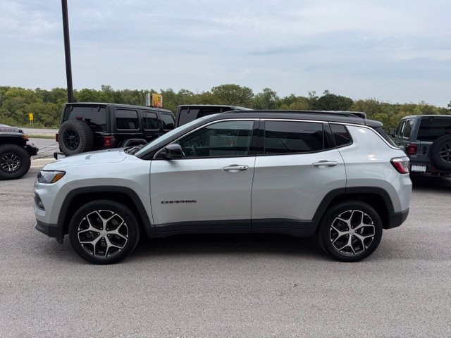 Used 2024 Jeep Compass Limited AWD/4WD image 7