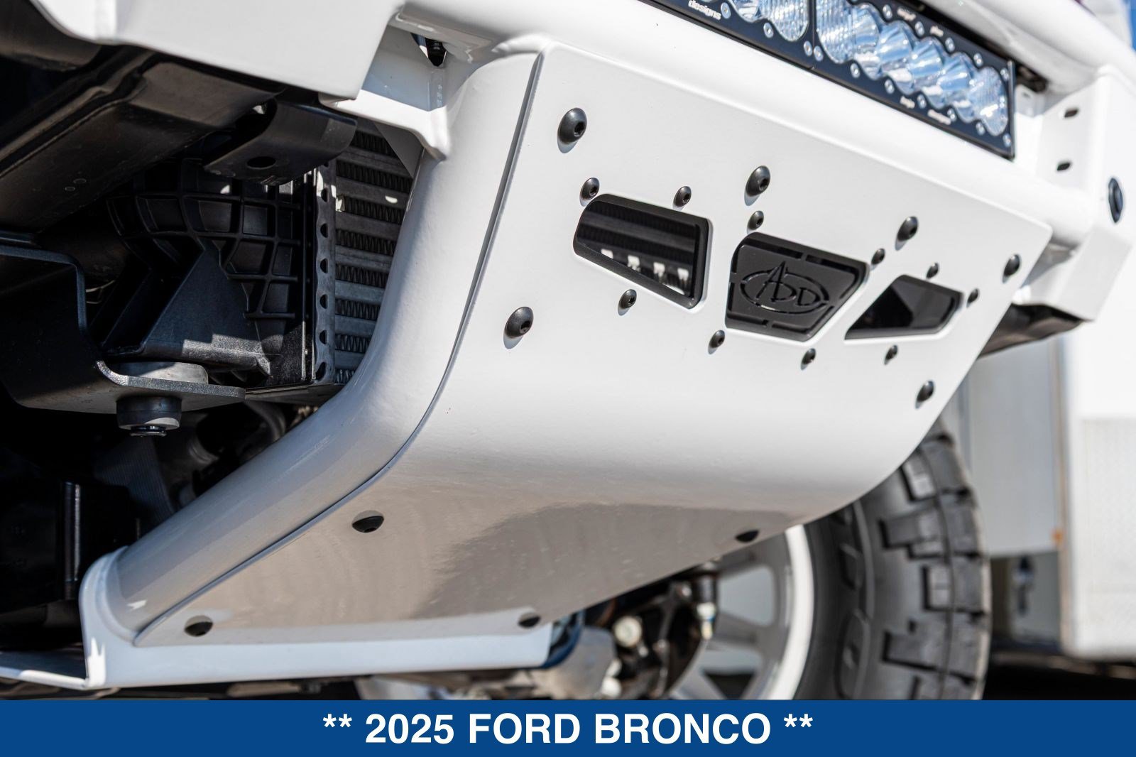 Used 2025 Ford Bronco Heritage Edition AWD/4WD image 18