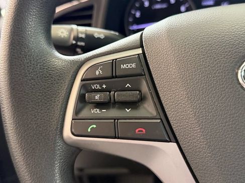 Used 2018 Hyundai Elantra SE w/ SE Connectivity Package 04 FWD image 19