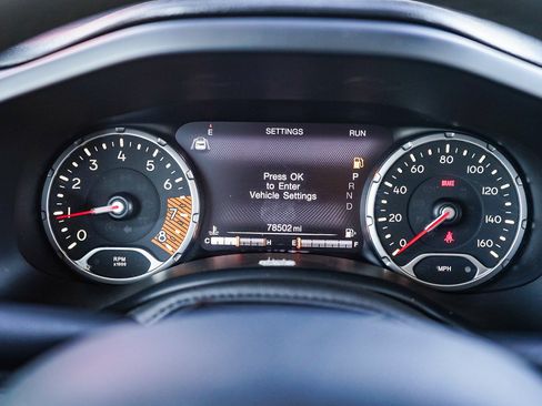 Used 2021 Jeep Renegade Latitude FWD image 25