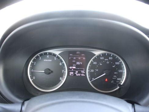 Used 2021 Nissan Kicks S FWD image 31