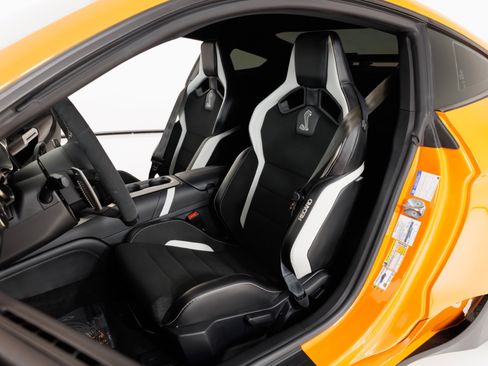 Used 2021 Ford Mustang Shelby GT500 w/ Carbon Fiber Track Pack RWD image 15
