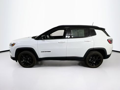 Used 2022 Jeep Compass Latitude AWD/4WD image 8