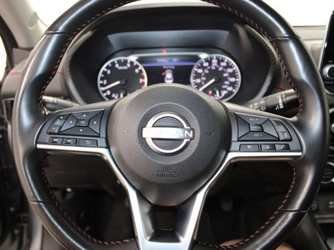Used 2025 Nissan Sentra SR FWD image 19