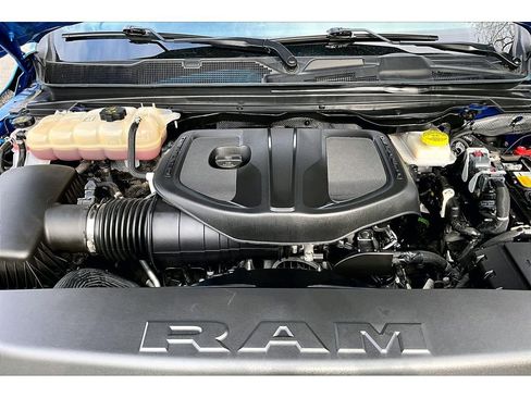 Certified 2025 RAM 1500 Big Horn AWD/4WD image 13