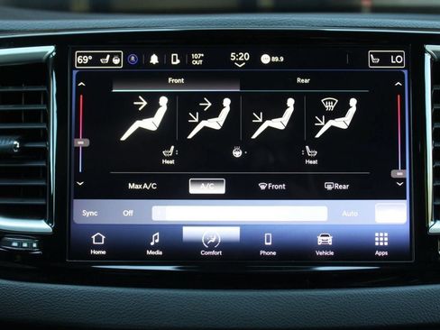 Used 2024 Chrysler Pacifica Touring-L FWD image 26