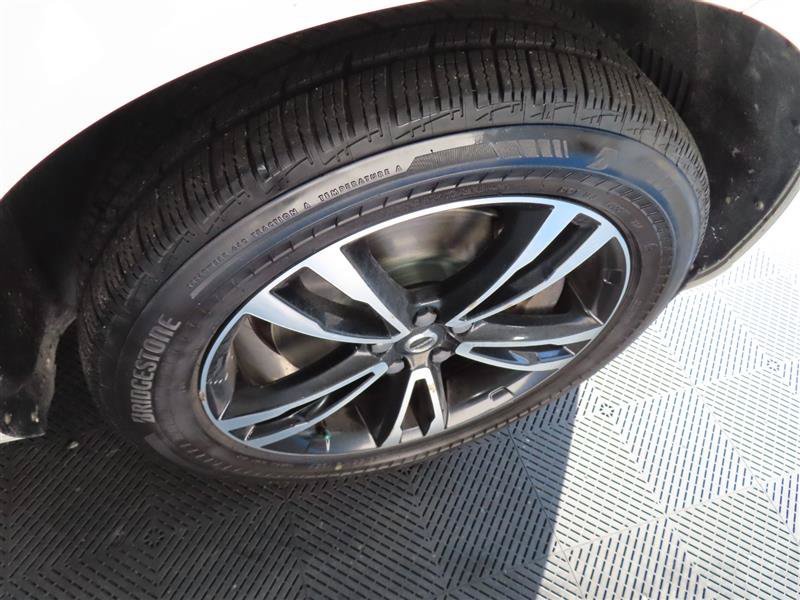 Used 2020 Volvo XC60 T6 Momentum w/ Protection Package Premier AWD/4WD image 9
