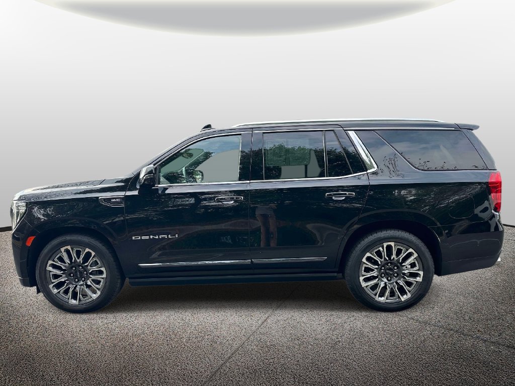 Used 2023 GMC Yukon Denali Ultimate AWD/4WD image 3