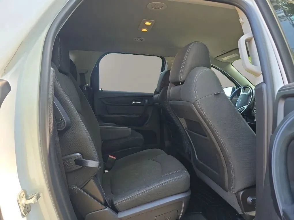 Used 2016 GMC Acadia SLE FWD image 39