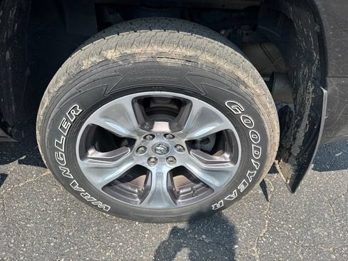 Used 2023 RAM 1500 Laramie AWD/4WD image 6