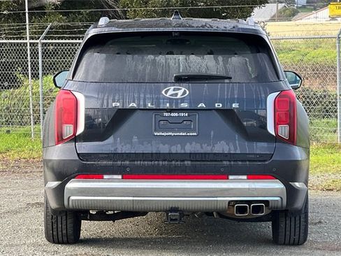 Used 2023 Hyundai Palisade Calligraphy image 7